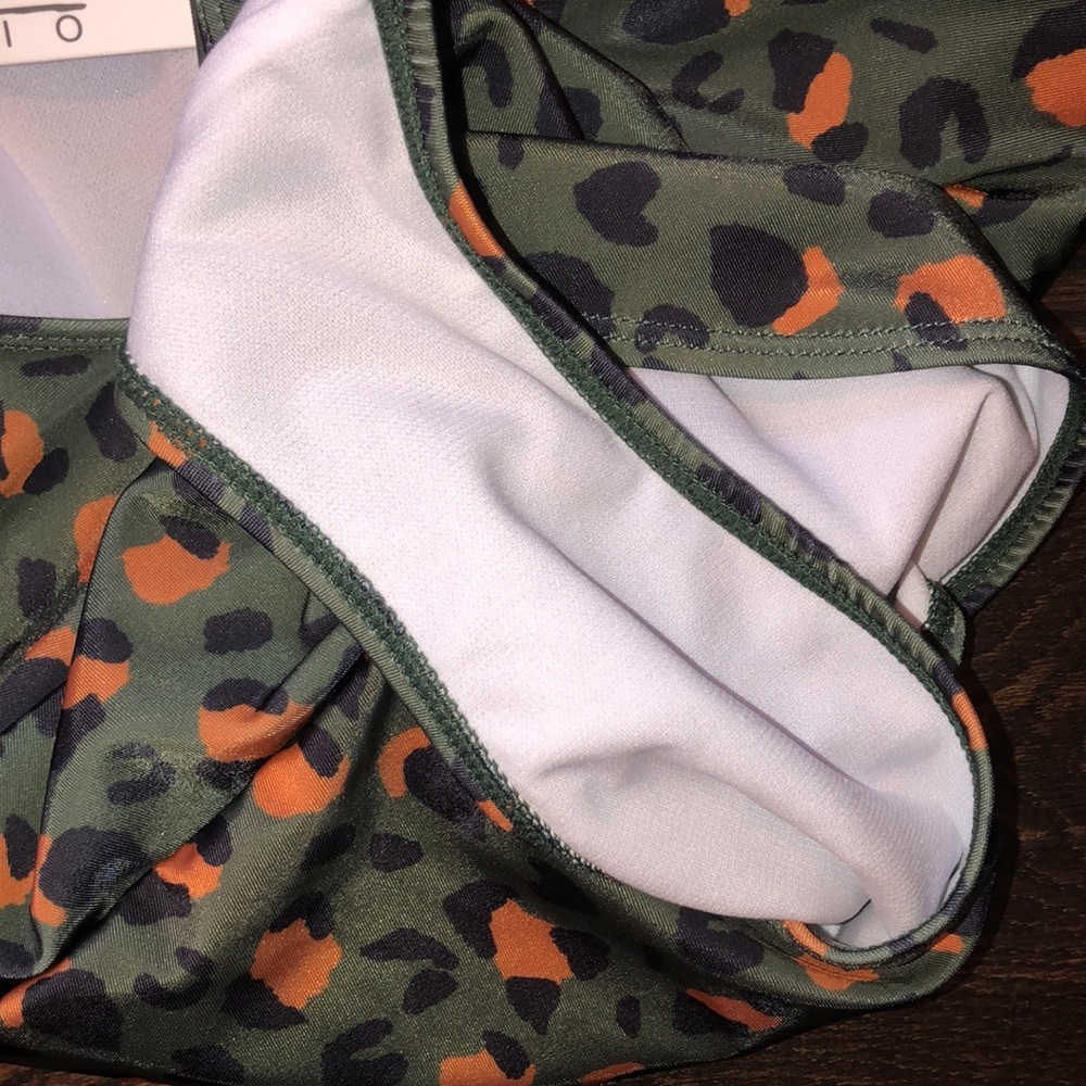 Nicole Miller one piece swimsuit size small new with tags MSRP $120 - Picture 7 of 7